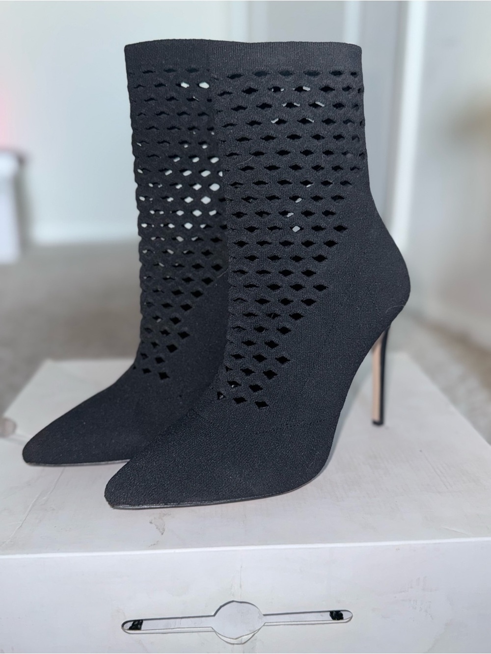 ALDO Black Knit Cutout Pointed-Toe Stiletto Ankle Boots – Women’s Size 8